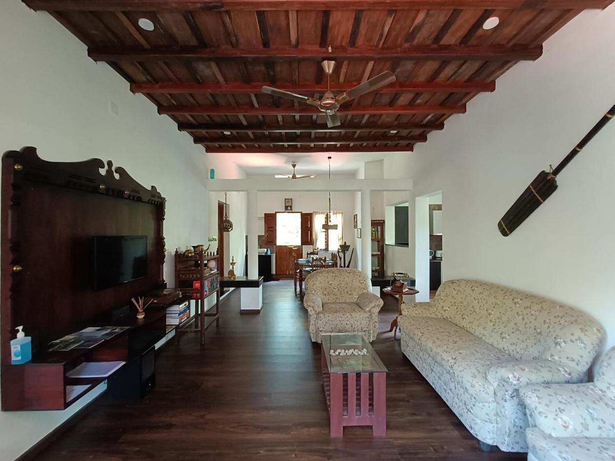 Anandam Stays - Premium 3Bhk Plush Homestay, Vaikom Near Kumarakom Екстер'єр фото